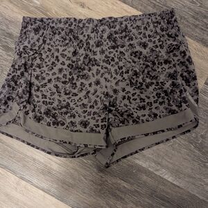 Athleta Mesh Run Racer Gray Leopard Print Shorts